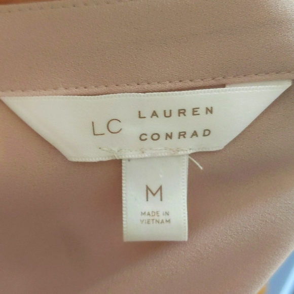 ✨HP✨ Lauren Conrad Button Down Top with Neck Tie - Size M - Picture 9 of 12